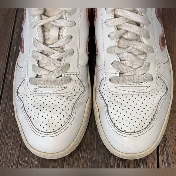 Veja V-10 Sneakers Womens size 6 - Picture 7 of 10